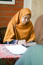 Ibu Anisa